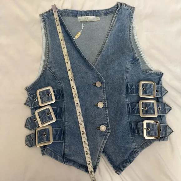 Light blue denim vest with buckle details on the sides - Picture 7 of 8